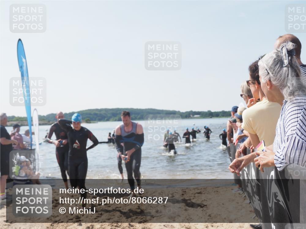 22.06.2025 - Viking Triathlon MichiJ http://msf.ph/oto/8066287 22.06.2025 10:33:48 Schwimmen 5, 50, 75, 149, 184, 229, 242, 255, 304, 348, 349, 438, 457 meine-sportfotos.de