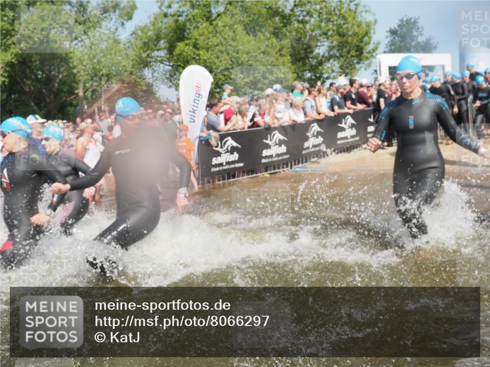 22.06.2025 - Viking Triathlon KatJ http://msf.ph/oto/8066297 22.06.2025 10:06:56 Schwimmen 66, 183, 244, 290, 318, 321, 337, 369, 467, 468, 479, 494, 498, 525, 533 meine-sportfotos.de