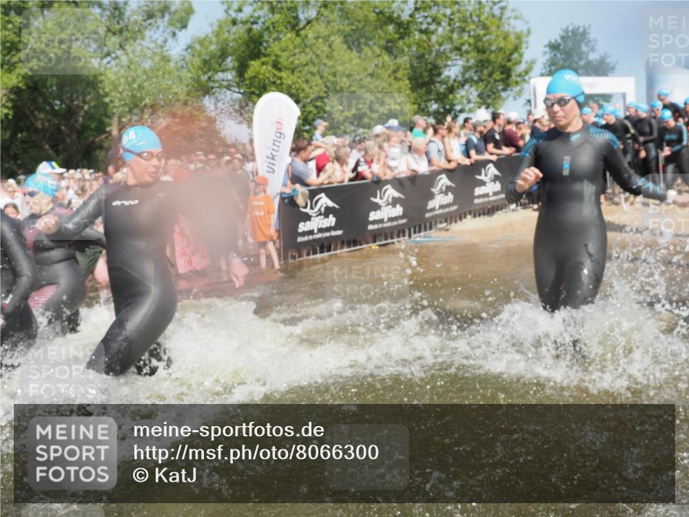 22.06.2025 - Viking Triathlon KatJ http://msf.ph/oto/8066300 22.06.2025 10:06:56 Schwimmen 66, 183, 244, 290, 318, 321, 337, 369, 467, 468, 479, 494, 498, 525, 533 meine-sportfotos.de