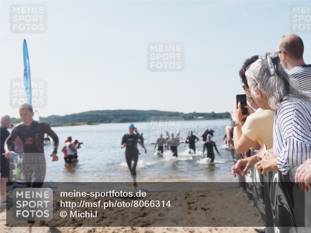 22.06.2025 - Viking Triathlon MichiJ http://msf.ph/oto/8066314 22.06.2025 10:33:54 Schwimmen 5, 50, 75, 149, 184, 229, 242, 349, 438, 478, 532, 540 meine-sportfotos.de