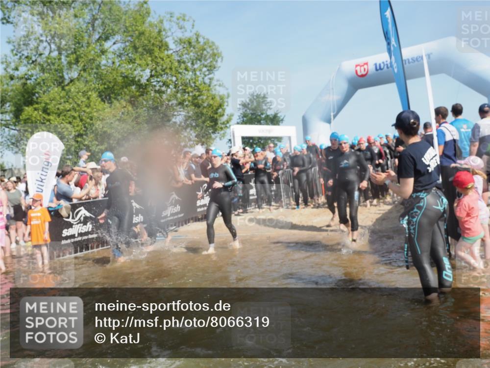 22.06.2025 - Viking Triathlon KatJ http://msf.ph/oto/8066319 22.06.2025 10:06:58 Schwimmen 66, 183, 244, 290, 318, 321, 337, 369, 467, 468, 479, 494, 498, 525, 533 meine-sportfotos.de
