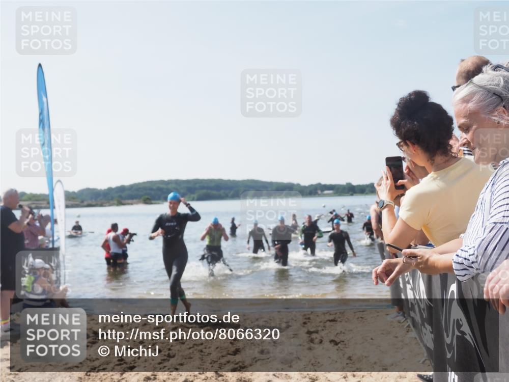 22.06.2025 - Viking Triathlon MichiJ http://msf.ph/oto/8066320 22.06.2025 10:33:54 Schwimmen 5, 50, 75, 149, 184, 229, 242, 349, 438, 478, 532, 540 meine-sportfotos.de