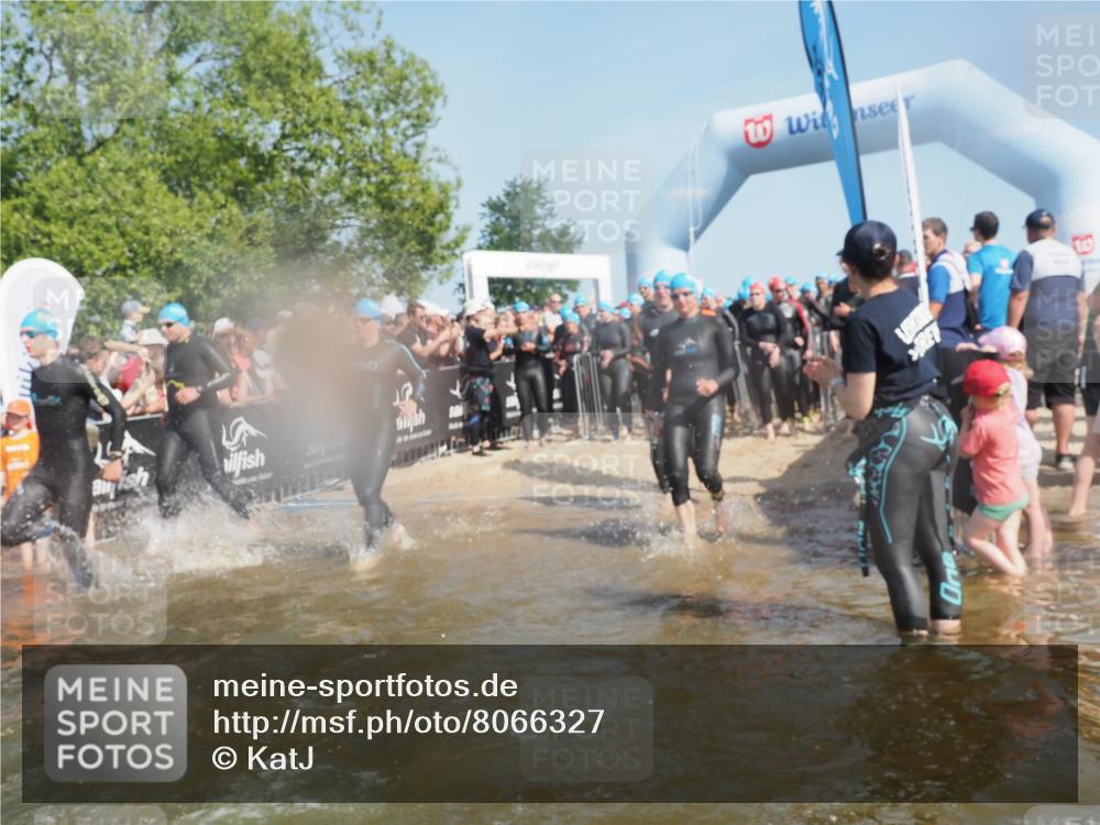 22.06.2025 - Viking Triathlon KatJ http://msf.ph/oto/8066327 22.06.2025 10:06:58 Schwimmen 66, 183, 244, 290, 318, 321, 337, 369, 467, 468, 479, 494, 498, 525, 533 meine-sportfotos.de