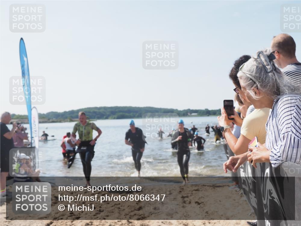 22.06.2025 - Viking Triathlon MichiJ http://msf.ph/oto/8066347 22.06.2025 10:33:58 Schwimmen 50, 70, 75, 184, 229, 242, 349, 429, 438, 478, 532, 540, 635 meine-sportfotos.de