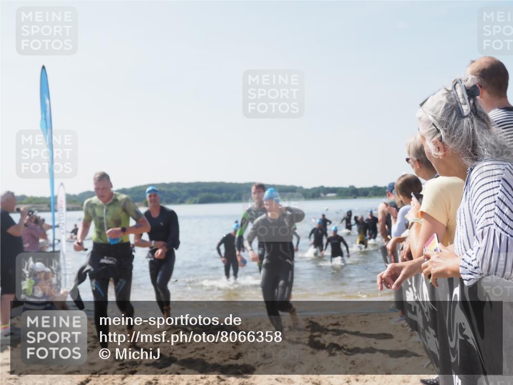 22.06.2025 - Viking Triathlon MichiJ http://msf.ph/oto/8066358 22.06.2025 10:33:59 Schwimmen 50, 70, 75, 184, 229, 242, 349, 429, 438, 478, 532, 540, 618, 635 meine-sportfotos.de