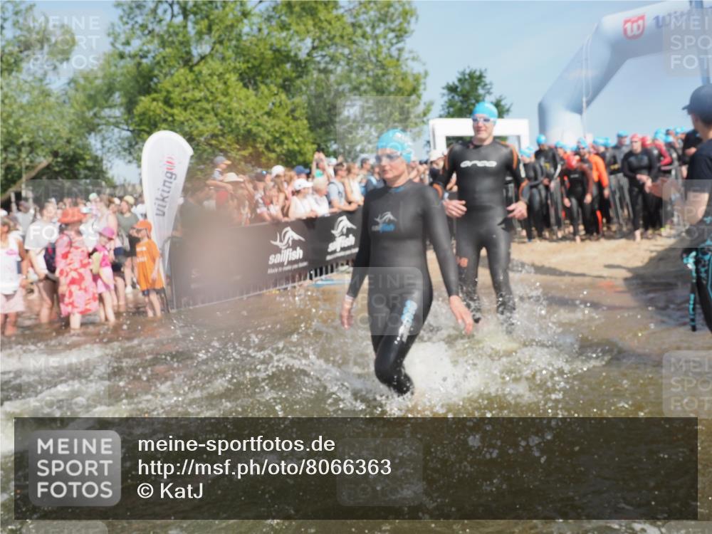 22.06.2025 - Viking Triathlon KatJ http://msf.ph/oto/8066363 22.06.2025 10:07:00 Schwimmen 64, 183, 244, 290, 321, 328, 369, 431, 467, 468, 479, 494, 498, 533, 631, 649 meine-sportfotos.de