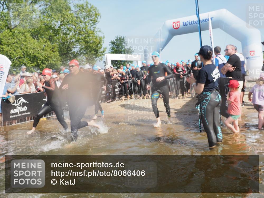 22.06.2025 - Viking Triathlon KatJ http://msf.ph/oto/8066406 22.06.2025 10:07:04 Schwimmen 64, 123, 183, 190, 244, 321, 328, 369, 402, 431, 467, 468, 479, 494, 498, 519, 631, 649 meine-sportfotos.de