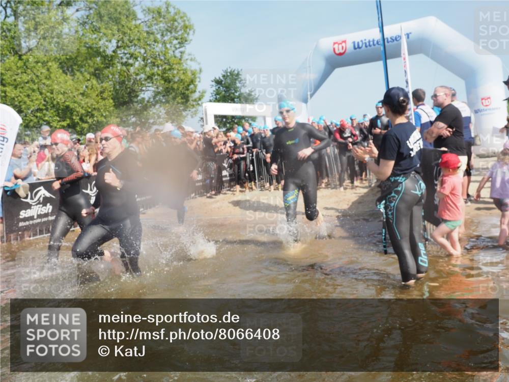22.06.2025 - Viking Triathlon KatJ http://msf.ph/oto/8066408 22.06.2025 10:07:04 Schwimmen 64, 123, 183, 190, 244, 321, 328, 369, 402, 431, 467, 468, 479, 494, 498, 519, 631, 649 meine-sportfotos.de