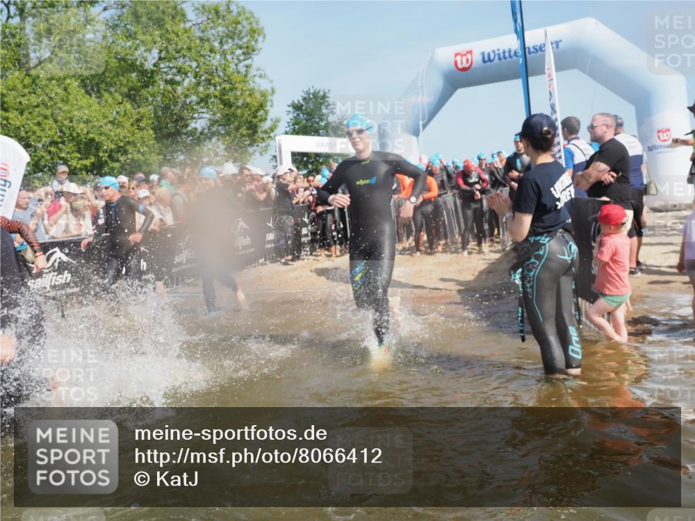 22.06.2025 - Viking Triathlon KatJ http://msf.ph/oto/8066412 22.06.2025 10:07:04 Schwimmen 64, 123, 183, 190, 244, 321, 328, 369, 402, 431, 467, 468, 479, 494, 498, 519, 631, 649 meine-sportfotos.de