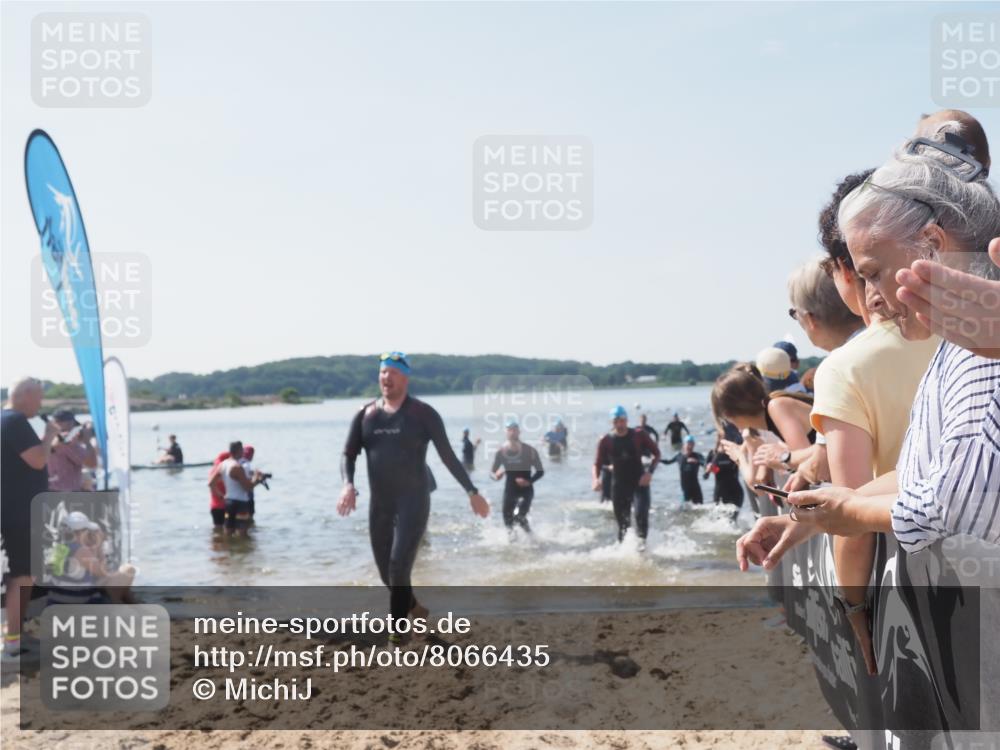 22.06.2025 - Viking Triathlon MichiJ http://msf.ph/oto/8066435 22.06.2025 10:34:13 Schwimmen 46, 70, 294, 297, 429, 486, 527, 532, 618, 635 meine-sportfotos.de