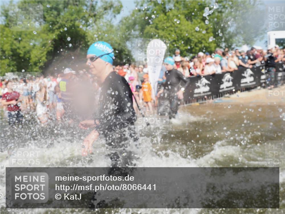 22.06.2025 - Viking Triathlon KatJ http://msf.ph/oto/8066441 22.06.2025 10:07:05 Schwimmen 64, 123, 190, 244, 328, 369, 402, 431, 467, 494, 498, 519, 607, 631, 649 meine-sportfotos.de