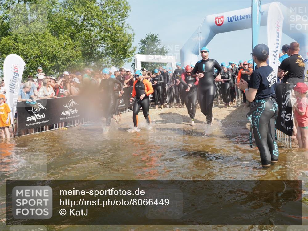 22.06.2025 - Viking Triathlon KatJ http://msf.ph/oto/8066449 22.06.2025 10:07:08 Schwimmen 64, 123, 190, 244, 328, 369, 402, 431, 467, 494, 498, 519, 607, 631, 649 meine-sportfotos.de