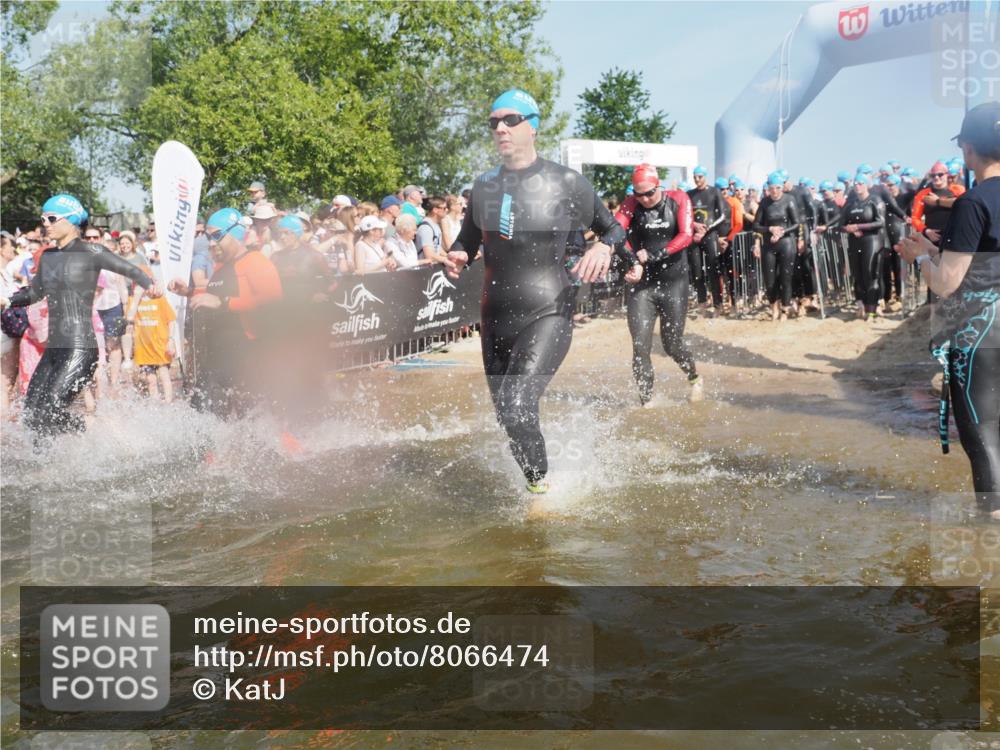 22.06.2025 - Viking Triathlon KatJ http://msf.ph/oto/8066474 22.06.2025 10:07:10 Schwimmen 64, 123, 190, 201, 202, 223, 328, 402, 431, 463, 519, 607, 631, 637, 649 meine-sportfotos.de