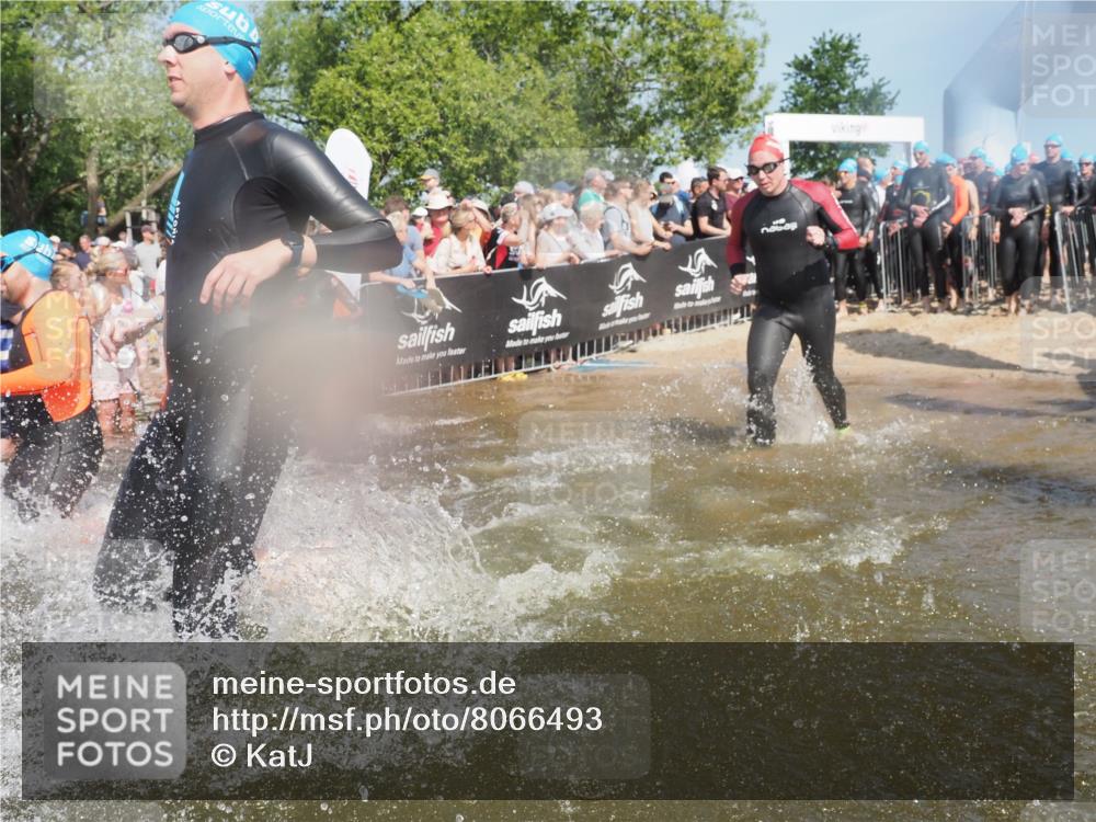22.06.2025 - Viking Triathlon KatJ http://msf.ph/oto/8066493 22.06.2025 10:07:10 Schwimmen 64, 123, 190, 201, 202, 223, 328, 402, 431, 463, 519, 607, 631, 637, 649 meine-sportfotos.de