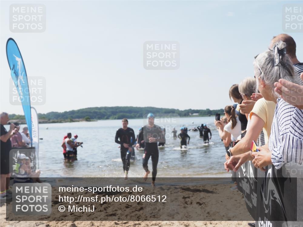 22.06.2025 - Viking Triathlon MichiJ http://msf.ph/oto/8066512 22.06.2025 10:34:27 Schwimmen 294, 306, 341, 366, 430, 486, 520, 527, 546 meine-sportfotos.de