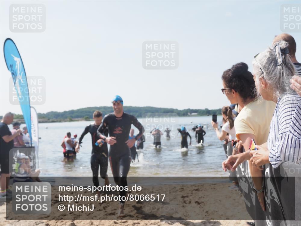 22.06.2025 - Viking Triathlon MichiJ http://msf.ph/oto/8066517 22.06.2025 10:34:28 Schwimmen 247, 294, 306, 341, 366, 430, 486, 520, 527, 546 meine-sportfotos.de