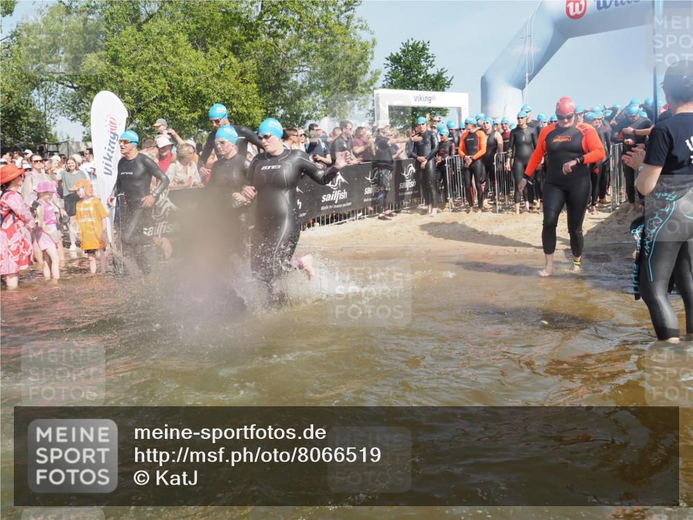 22.06.2025 - Viking Triathlon KatJ http://msf.ph/oto/8066519 22.06.2025 10:07:14 Schwimmen 64, 123, 190, 201, 202, 223, 267, 273, 326, 333, 402, 425, 431, 463, 519, 607, 637 meine-sportfotos.de