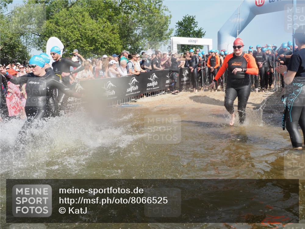 22.06.2025 - Viking Triathlon KatJ http://msf.ph/oto/8066525 22.06.2025 10:07:14 Schwimmen 64, 123, 190, 201, 202, 223, 267, 273, 326, 333, 402, 425, 431, 463, 519, 607, 637 meine-sportfotos.de
