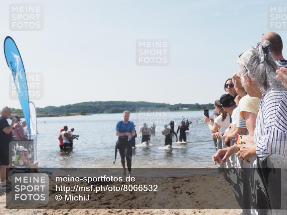 22.06.2025 - Viking Triathlon MichiJ http://msf.ph/oto/8066532 22.06.2025 10:34:30 Schwimmen 247, 294, 306, 341, 366, 430, 486, 520, 546 meine-sportfotos.de