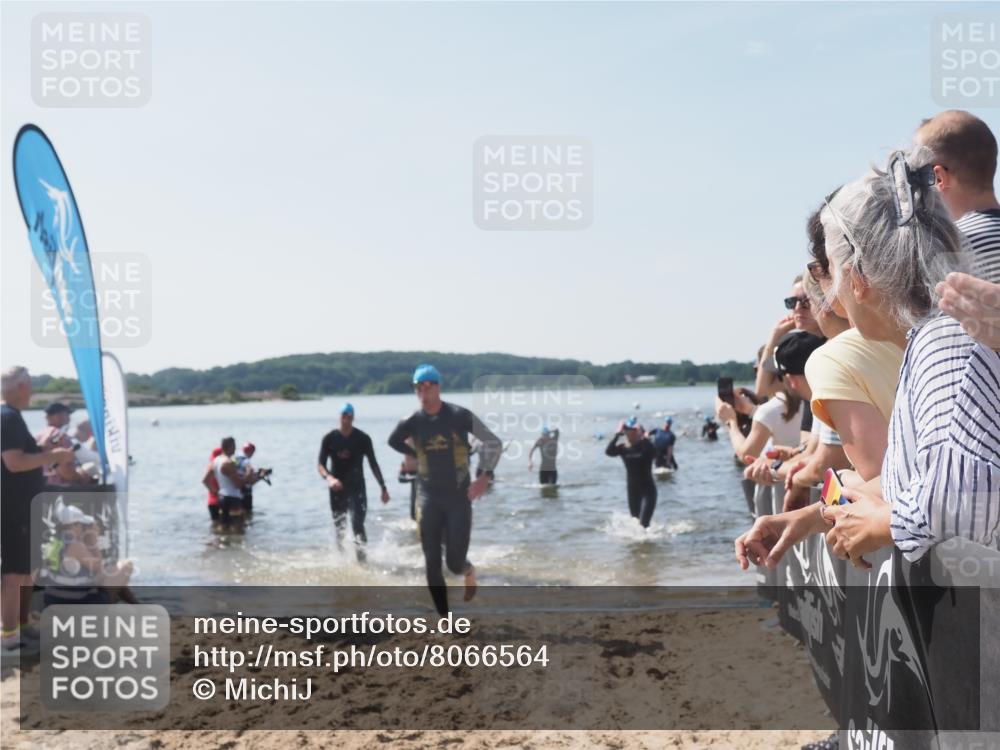 22.06.2025 - Viking Triathlon MichiJ http://msf.ph/oto/8066564 22.06.2025 10:34:35 Schwimmen 114, 247, 284, 306, 323, 341, 366, 430, 520, 546, 550 meine-sportfotos.de