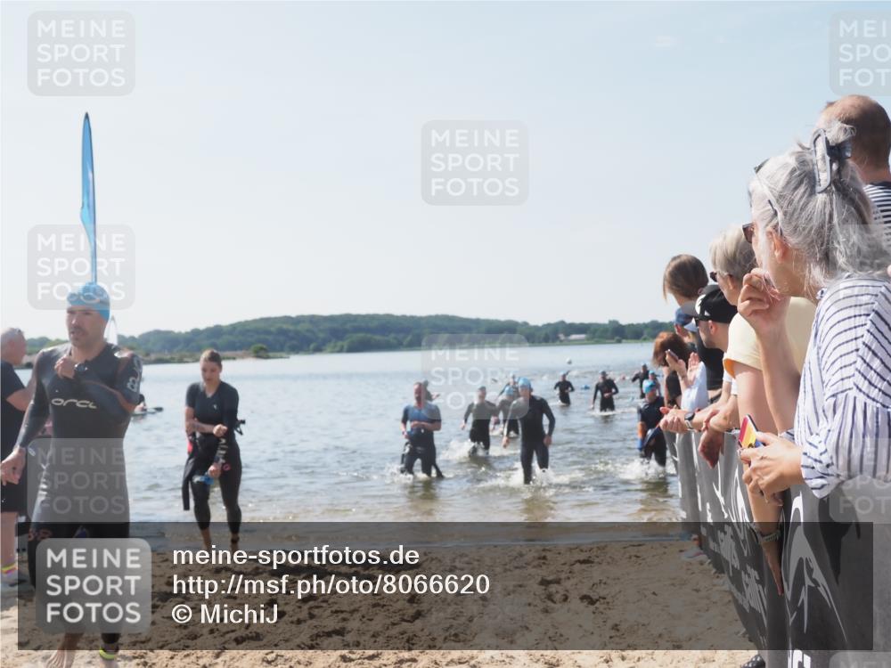 22.06.2025 - Viking Triathlon MichiJ http://msf.ph/oto/8066620 22.06.2025 10:34:47 Schwimmen 17, 43, 77, 114, 161, 247, 284, 323, 341, 434, 550 meine-sportfotos.de