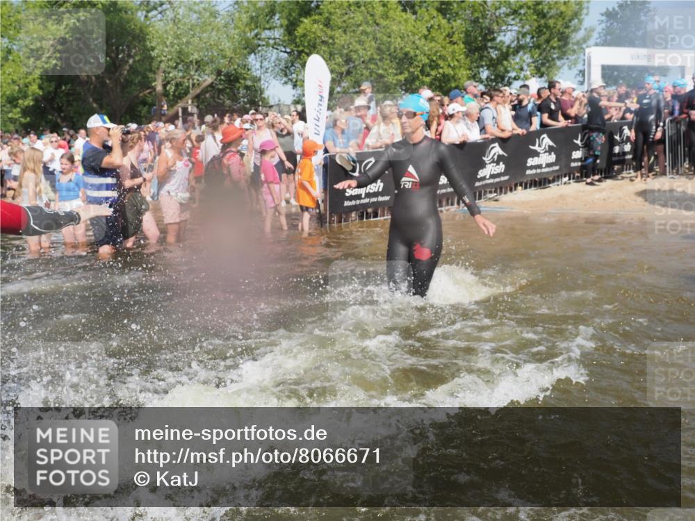 22.06.2025 - Viking Triathlon KatJ http://msf.ph/oto/8066671 22.06.2025 10:07:25 Schwimmen 155, 213, 235, 256, 267, 273, 317, 326, 333, 342, 343, 353, 421, 425, 531 meine-sportfotos.de
