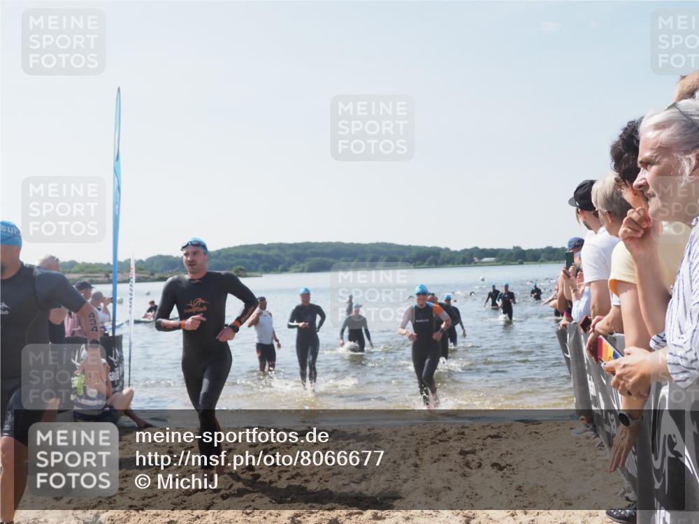 22.06.2025 - Viking Triathlon MichiJ http://msf.ph/oto/8066677 22.06.2025 10:35:02 Schwimmen 17, 43, 139, 157, 161, 434, 475, 495, 548, 660 meine-sportfotos.de
