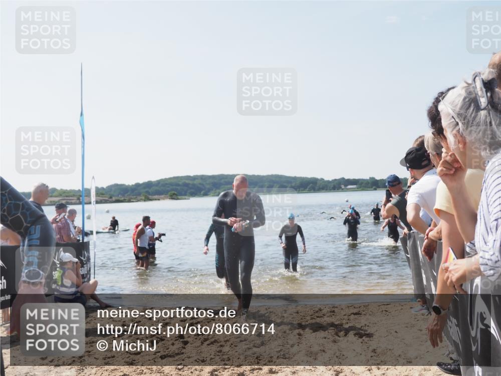 22.06.2025 - Viking Triathlon MichiJ http://msf.ph/oto/8066714 22.06.2025 10:35:07 Schwimmen 139, 157, 296, 365, 475, 495, 548, 660 meine-sportfotos.de