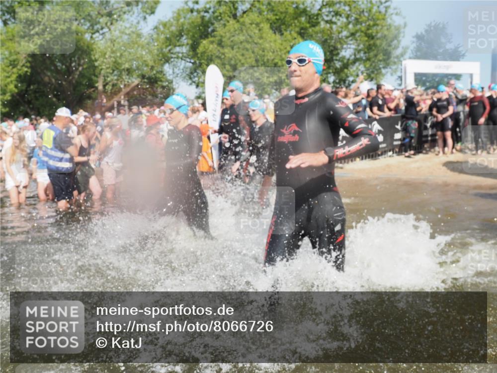 22.06.2025 - Viking Triathlon KatJ http://msf.ph/oto/8066726 22.06.2025 10:07:29 Schwimmen 23, 155, 213, 235, 256, 317, 342, 343, 353, 421, 476, 531 meine-sportfotos.de