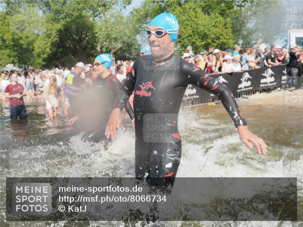 22.06.2025 - Viking Triathlon KatJ http://msf.ph/oto/8066734 22.06.2025 10:07:30 Schwimmen 23, 121, 155, 213, 235, 256, 270, 285, 317, 342, 343, 353, 421, 476, 484, 531 meine-sportfotos.de