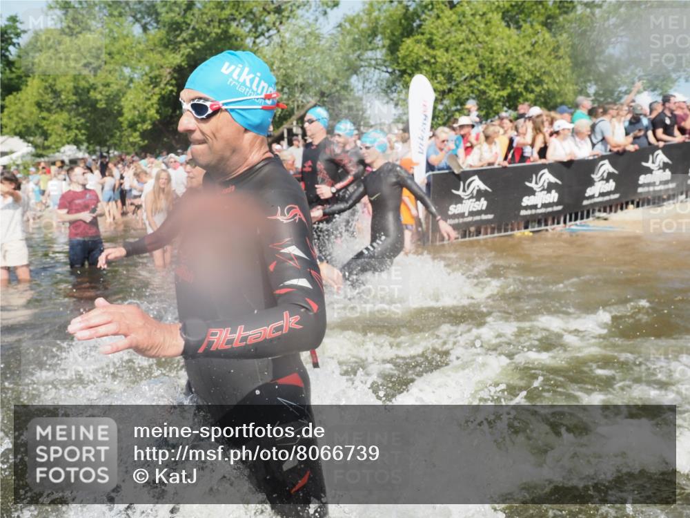 22.06.2025 - Viking Triathlon KatJ http://msf.ph/oto/8066739 22.06.2025 10:07:30 Schwimmen 23, 121, 155, 213, 235, 256, 270, 285, 317, 342, 343, 353, 421, 476, 484, 531 meine-sportfotos.de