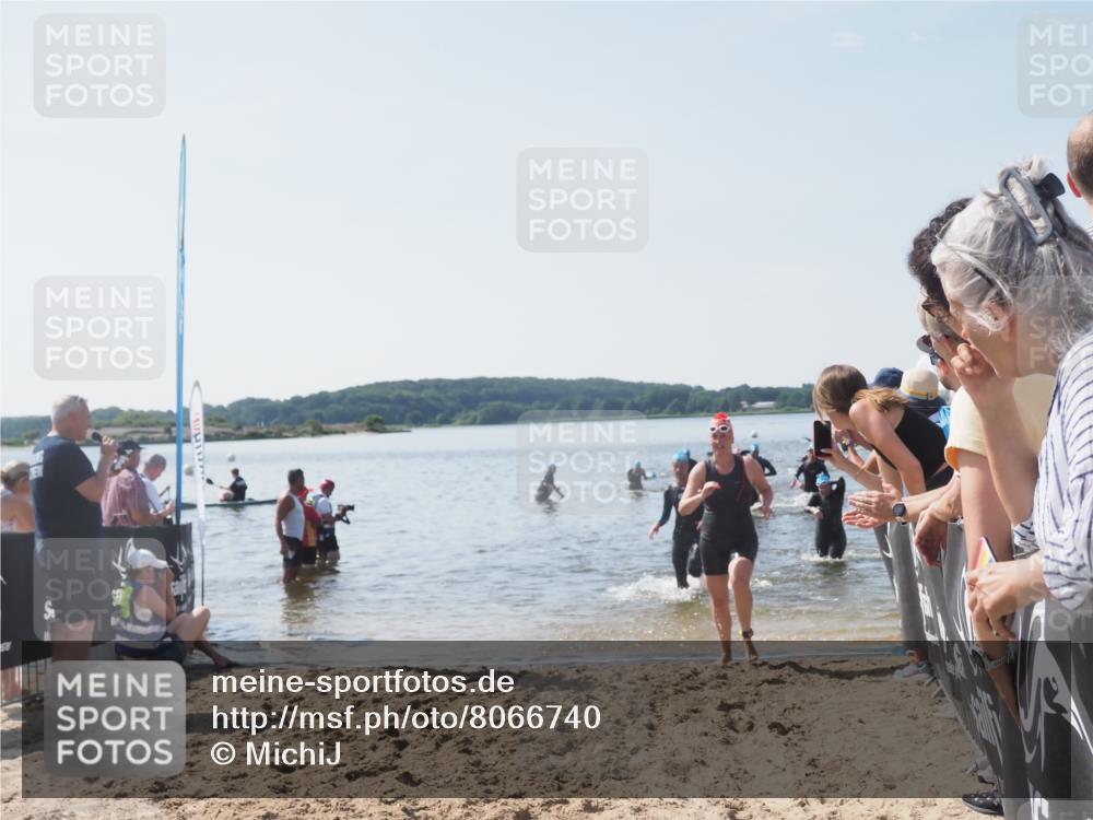 22.06.2025 - Viking Triathlon MichiJ http://msf.ph/oto/8066740 22.06.2025 10:35:15 Schwimmen 139, 157, 204, 296, 365, 508, 632, 660 meine-sportfotos.de