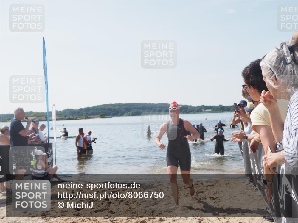 22.06.2025 - Viking Triathlon MichiJ http://msf.ph/oto/8066750 22.06.2025 10:35:16 Schwimmen 139, 157, 204, 296, 320, 365, 395, 508, 632, 660 meine-sportfotos.de