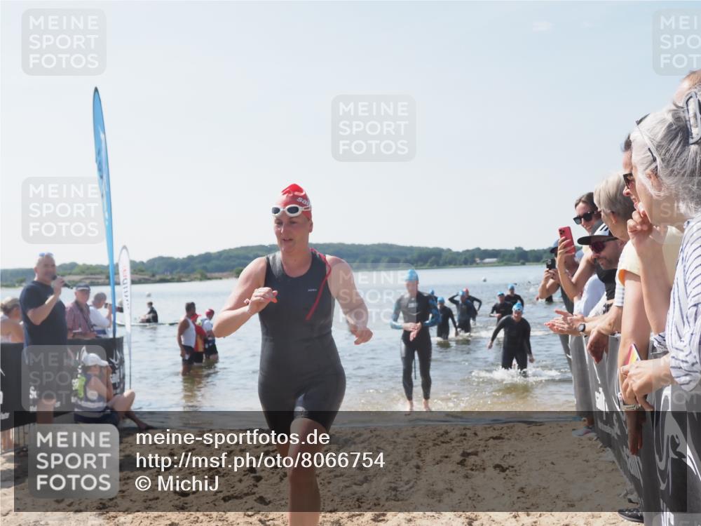 22.06.2025 - Viking Triathlon MichiJ http://msf.ph/oto/8066754 22.06.2025 10:35:17 Schwimmen 139, 157, 204, 296, 320, 365, 395, 482, 508, 632, 660 meine-sportfotos.de