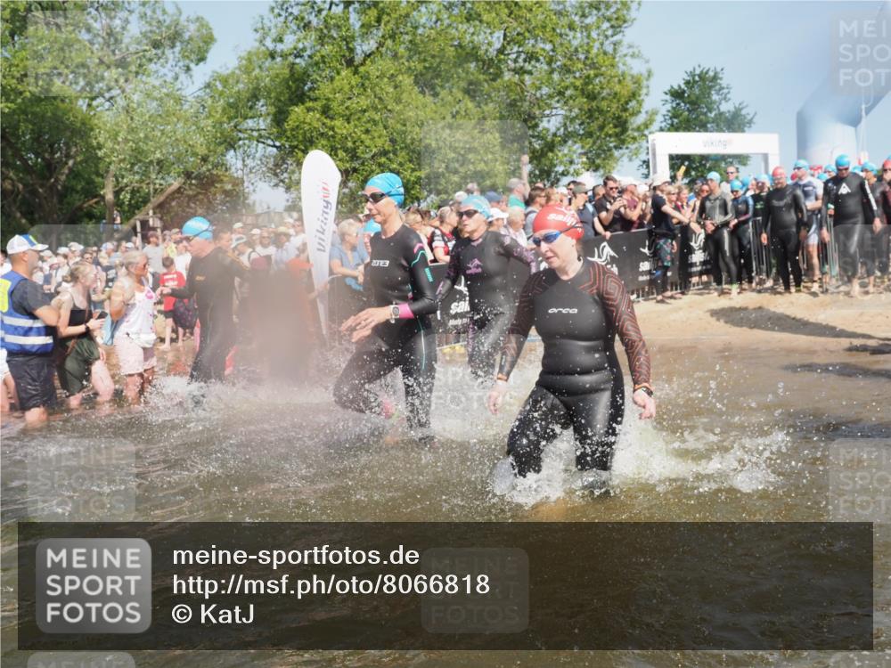 22.06.2025 - Viking Triathlon KatJ http://msf.ph/oto/8066818 22.06.2025 10:07:40 Schwimmen 16, 23, 102, 121, 143, 263, 270, 285, 363, 436, 476, 484, 503, 547, 615, 621, 624 meine-sportfotos.de