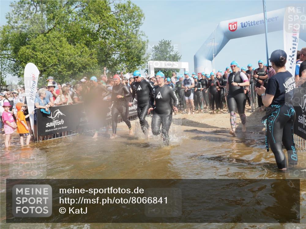 22.06.2025 - Viking Triathlon KatJ http://msf.ph/oto/8066841 22.06.2025 10:07:43 Schwimmen 16, 23, 102, 121, 143, 263, 270, 285, 363, 372, 436, 476, 477, 484, 503, 547, 615, 621, 624 meine-sportfotos.de