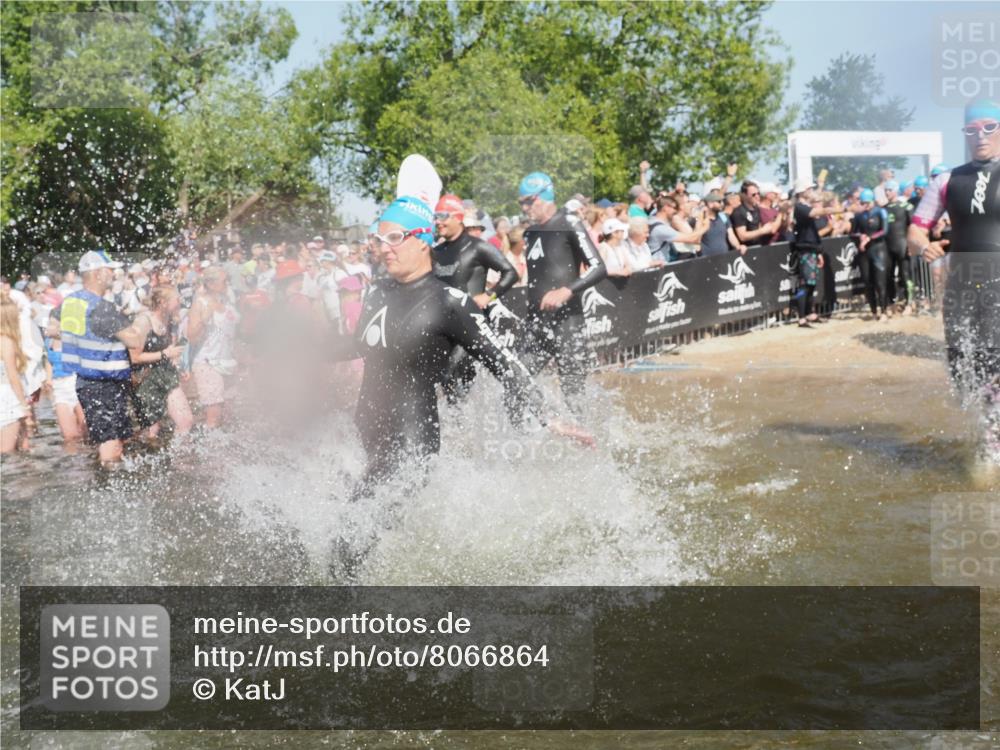 22.06.2025 - Viking Triathlon KatJ http://msf.ph/oto/8066864 22.06.2025 10:07:44 Schwimmen 16, 76, 95, 102, 121, 143, 263, 270, 285, 363, 372, 436, 453, 477, 484, 503, 547, 615, 621, 624 meine-sportfotos.de