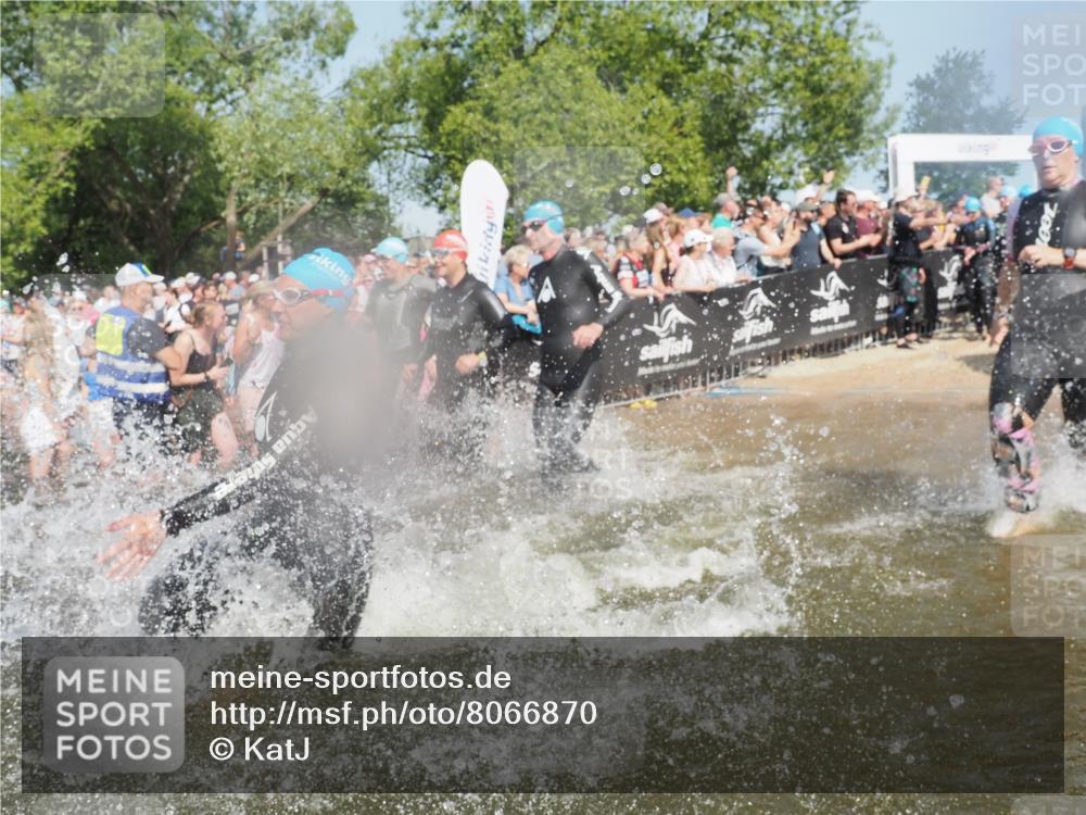 22.06.2025 - Viking Triathlon KatJ http://msf.ph/oto/8066870 22.06.2025 10:07:44 Schwimmen 16, 76, 95, 102, 121, 143, 263, 270, 285, 363, 372, 436, 453, 477, 484, 503, 547, 615, 621, 624 meine-sportfotos.de