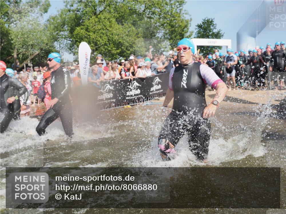 22.06.2025 - Viking Triathlon KatJ http://msf.ph/oto/8066880 22.06.2025 10:07:45 Schwimmen 16, 76, 95, 102, 143, 263, 363, 372, 436, 453, 477, 503, 547, 615, 621, 624 meine-sportfotos.de