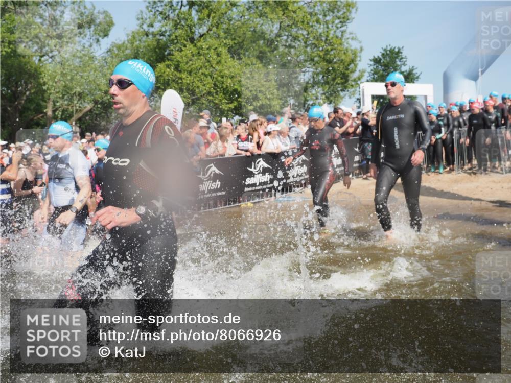 22.06.2025 - Viking Triathlon KatJ http://msf.ph/oto/8066926 22.06.2025 10:07:49 Schwimmen 16, 31, 76, 95, 102, 130, 143, 263, 292, 372, 453, 477, 503, 624, 650 meine-sportfotos.de