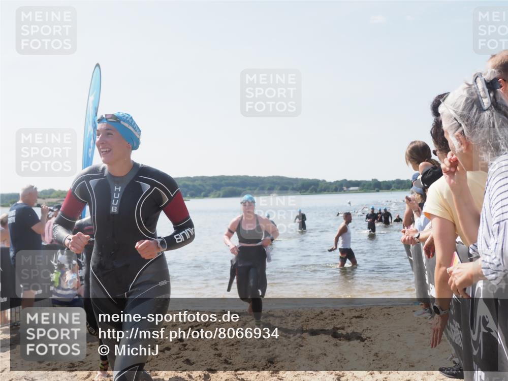22.06.2025 - Viking Triathlon MichiJ http://msf.ph/oto/8066934 22.06.2025 10:35:50 Schwimmen 20, 47, 154, 265, 552 meine-sportfotos.de