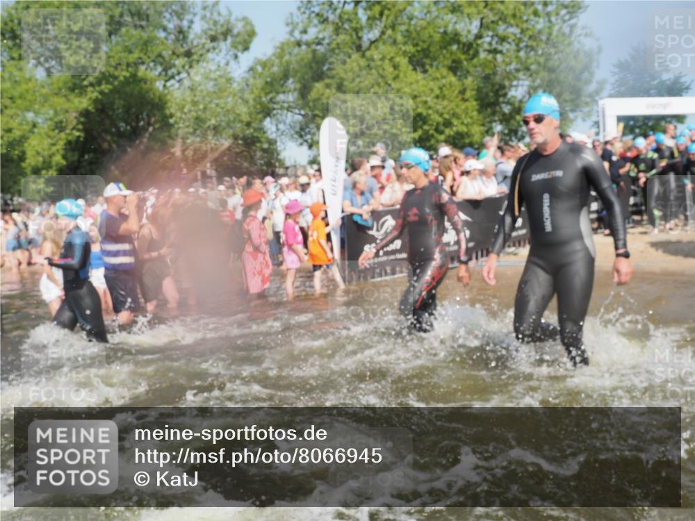 22.06.2025 - Viking Triathlon KatJ http://msf.ph/oto/8066945 22.06.2025 10:07:50 Schwimmen 16, 31, 76, 95, 102, 130, 263, 292, 372, 453, 477, 503, 624, 650 meine-sportfotos.de