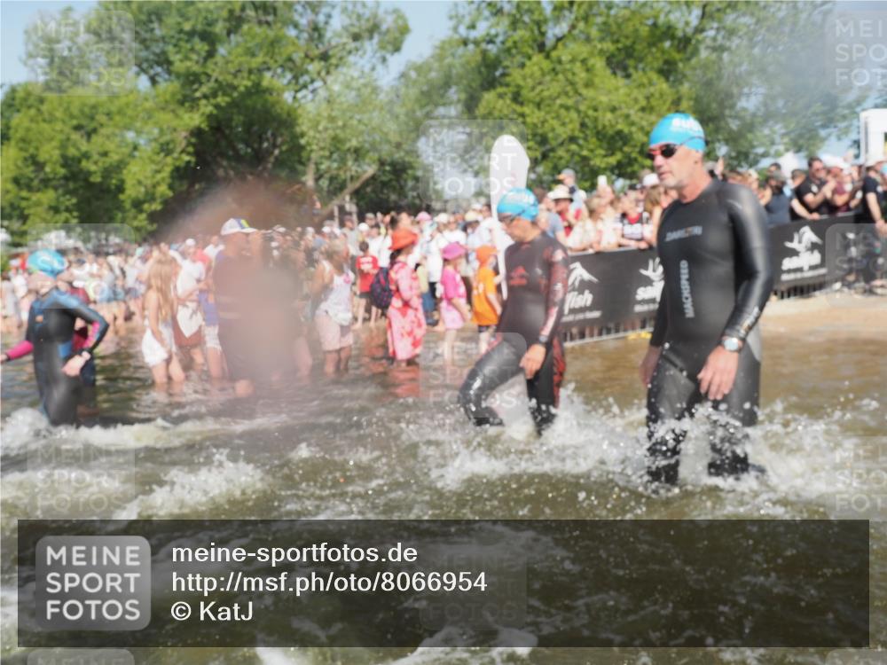 22.06.2025 - Viking Triathlon KatJ http://msf.ph/oto/8066954 22.06.2025 10:07:51 Schwimmen 16, 31, 76, 95, 102, 130, 263, 292, 372, 453, 477, 503, 624, 650 meine-sportfotos.de