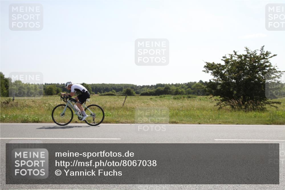 22.06.2025 - Viking Triathlon Yannick Fuchs http://msf.ph/oto/8067038 22.06.2025 11:03:40 Radfahren 22, 269 meine-sportfotos.de