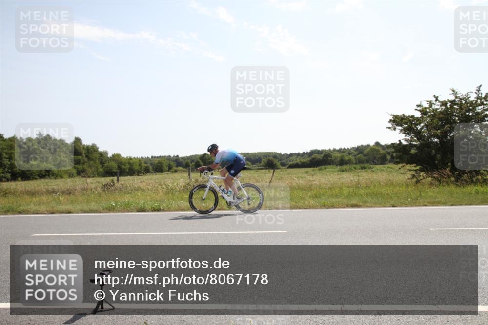 22.06.2025 - Viking Triathlon Yannick Fuchs http://msf.ph/oto/8067178 22.06.2025 11:09:32 Radfahren 26, 95, 326, 368, 423 meine-sportfotos.de