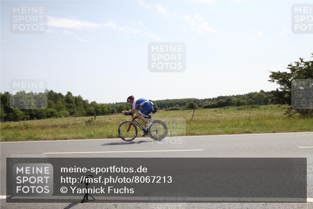 22.06.2025 - Viking Triathlon Yannick Fuchs http://msf.ph/oto/8067213 22.06.2025 11:09:07 Radfahren 15, 327, 369, 447, 627 meine-sportfotos.de