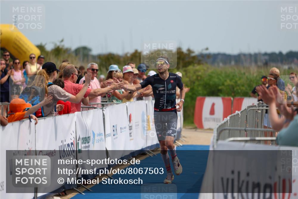 22.06.2025 - Viking Triathlon Michael Strokosch http://msf.ph/oto/8067503 22.06.2025 14:03:22 Ziel 557 meine-sportfotos.de