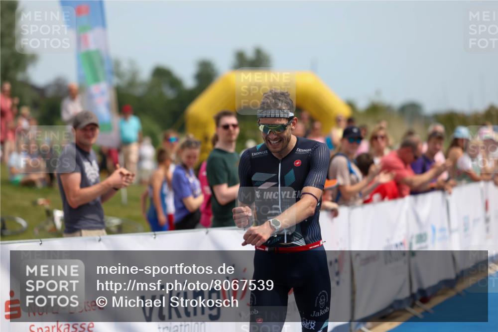 22.06.2025 - Viking Triathlon Michael Strokosch http://msf.ph/oto/8067539 22.06.2025 14:03:27 Ziel 557 meine-sportfotos.de