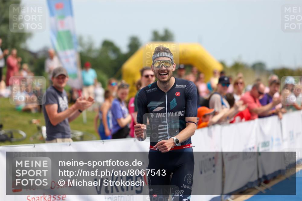22.06.2025 - Viking Triathlon Michael Strokosch http://msf.ph/oto/8067543 22.06.2025 14:03:27 Ziel 557 meine-sportfotos.de