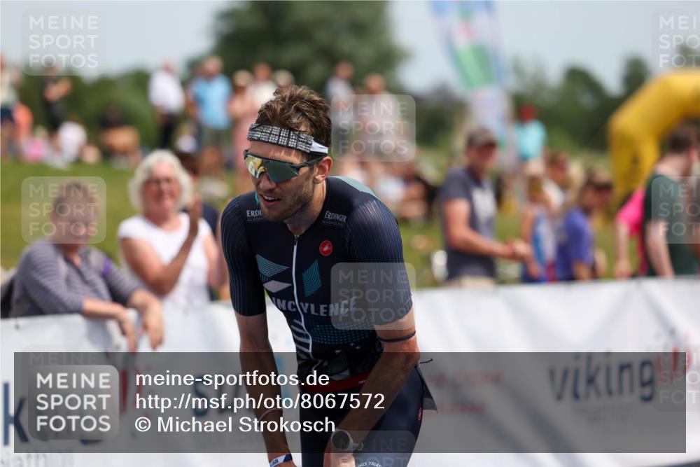 22.06.2025 - Viking Triathlon Michael Strokosch http://msf.ph/oto/8067572 22.06.2025 14:03:30 Ziel 557 meine-sportfotos.de